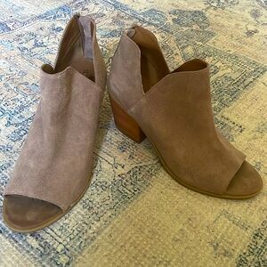 Susina size 9 booties open toe